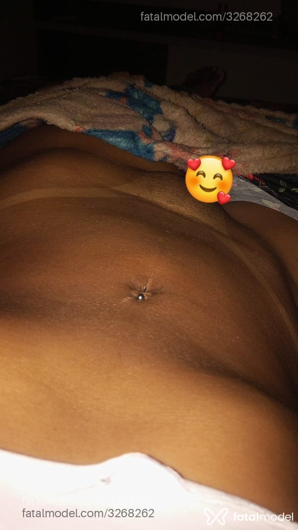 Acompanhante mulher morena (o) de olhos pretos em Goiânia - Manu Oliveira