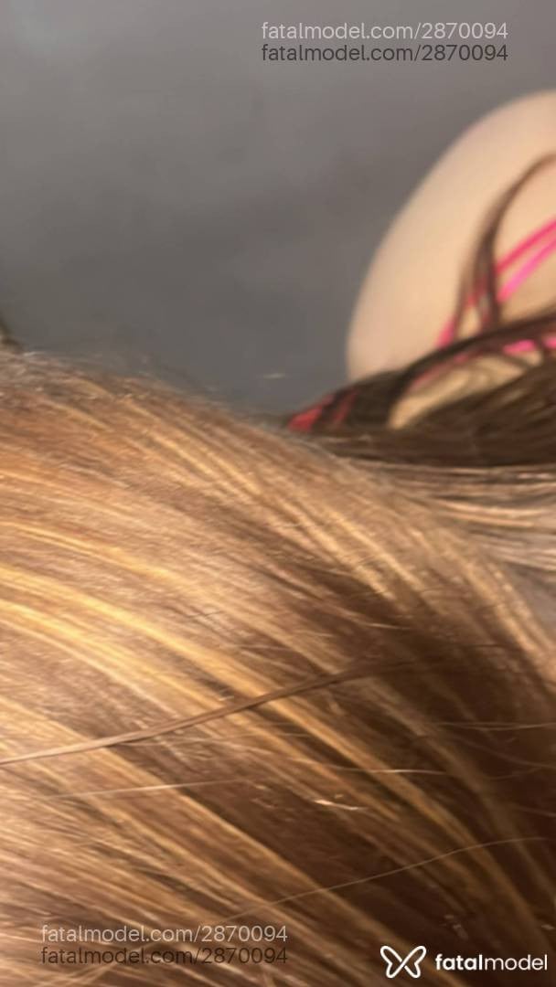 Acompanhante mulher loira (o) de olhos castanhos em Joinville - Hellen Souza
