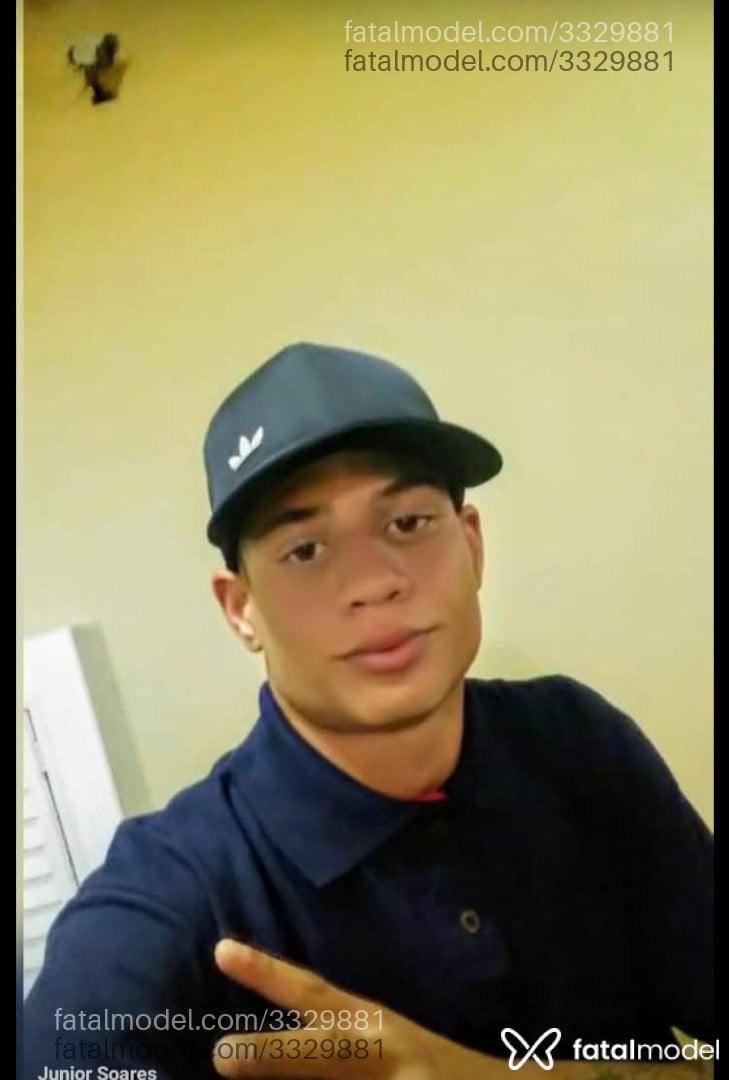 Acompanhante homem com cabelo castanho de olhos castanhos em Itajaí Acompanhante homem com cabelo castanho de olhos castanhos em Itajaí - Felipe