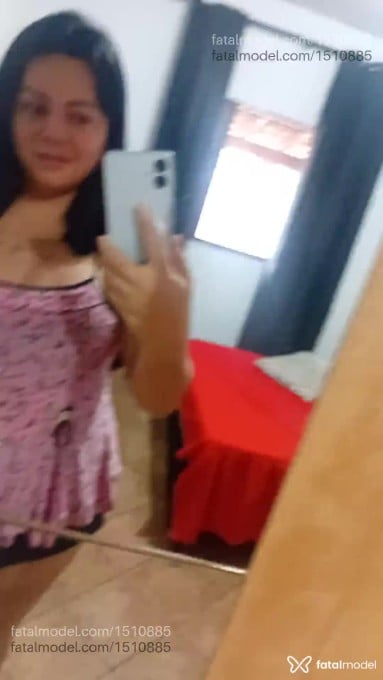 Acompanhante travesti com cabelo castanho de olhos castanhos em Santa Cruz do Rio Pardo - Isabela