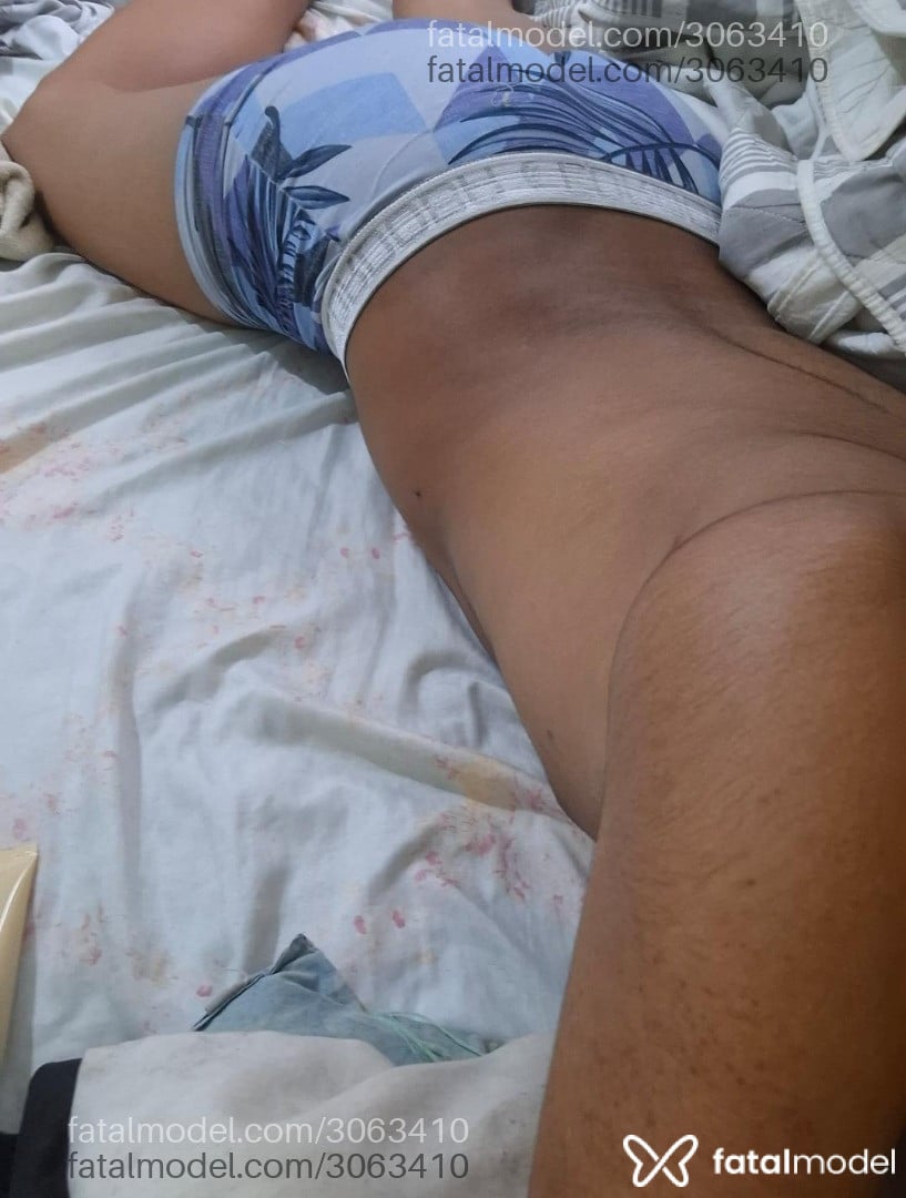 Acompanhante homem morena (o) de olhos pretos - Tony