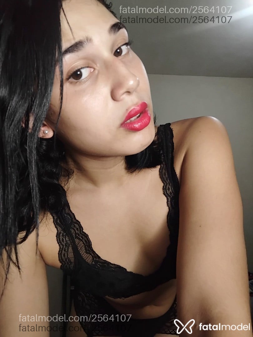 Acompanhante mulher trans morena (o) de olhos castanhos em Niterói - Júlia Gomez