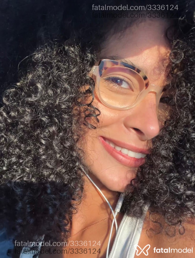 Acompanhante mulher morena (o) de olhos castanhos em São Paulo - Gio Savanna