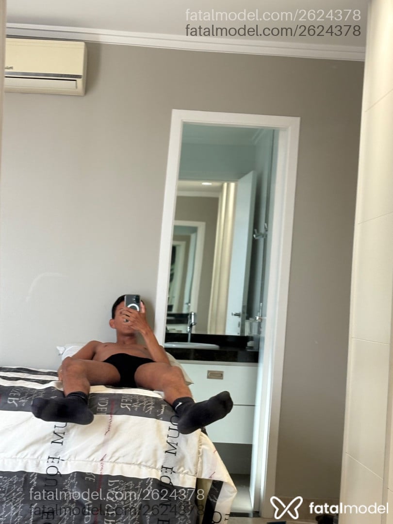 Acompanhante homem morena (o) de olhos pretos - Jp Lux Acompanhante homem morena (o) de olhos pretos - Jp Lux