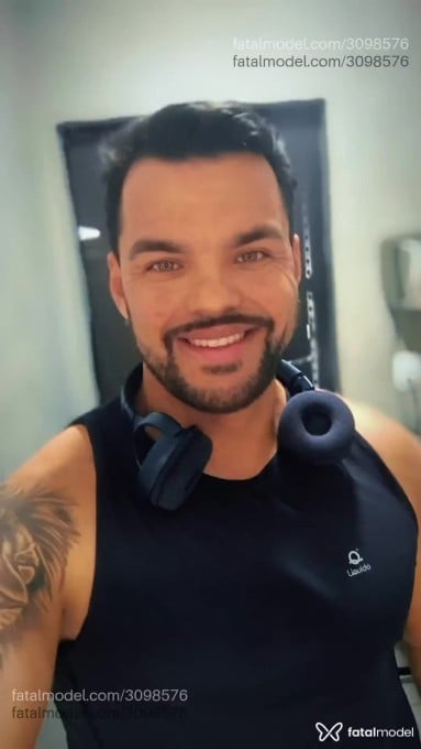 Acompanhante homem com cabelo castanho de olhos verdes em Votorantim Acompanhante homem com cabelo castanho de olhos verdes em Votorantim - Francisco