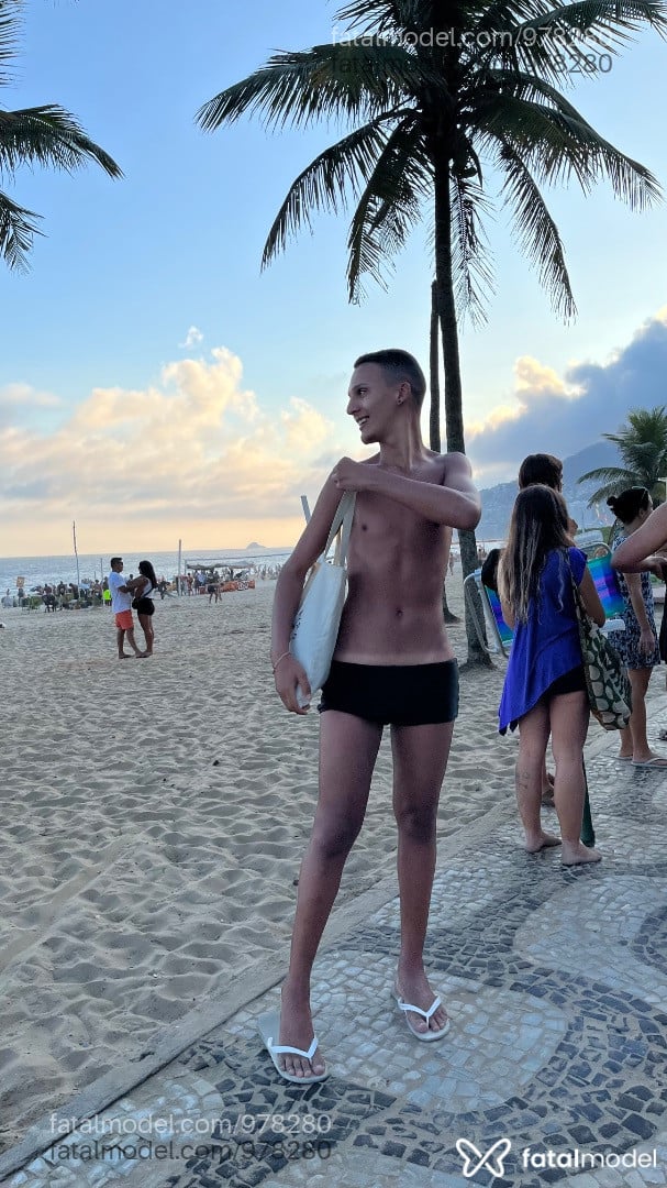Acompanhante homem morena (o) de olhos castanhos em Sete Lagoas - Breno