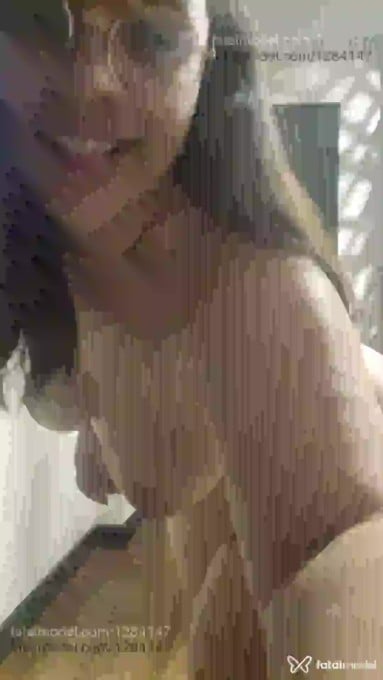 Acompanhante mulher com cabelo castanho de olhos castanhos - Marina Martínez Acompanhante mulher com cabelo castanho de olhos castanhos - Marina Martínez