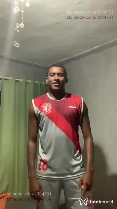Acompanhante homem com cabelo castanho de olhos pretos em Nova Iguaçu - Teteu