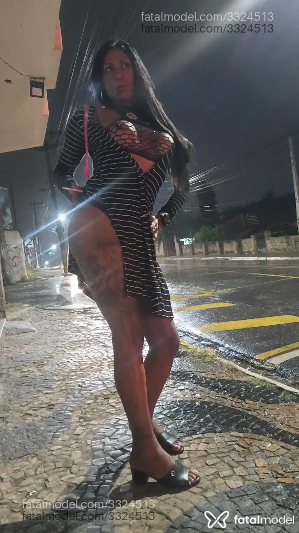 Acompanhante mulher trans morena (o) de olhos pretos - Kawanny Gabrielly