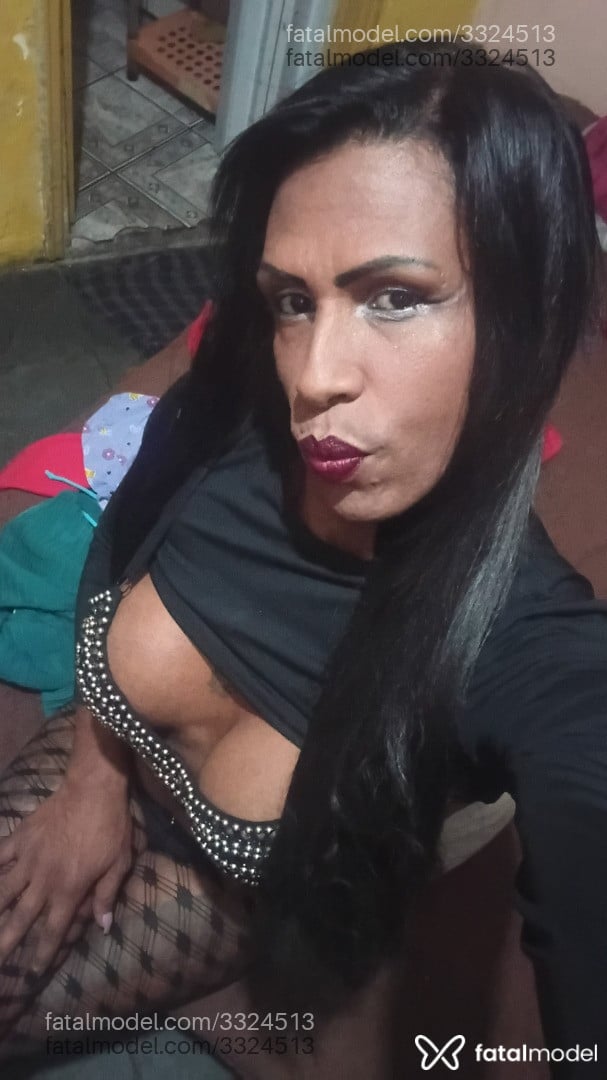 Acompanhante mulher trans morena (o) de olhos pretos - Kawanny Gabrielly