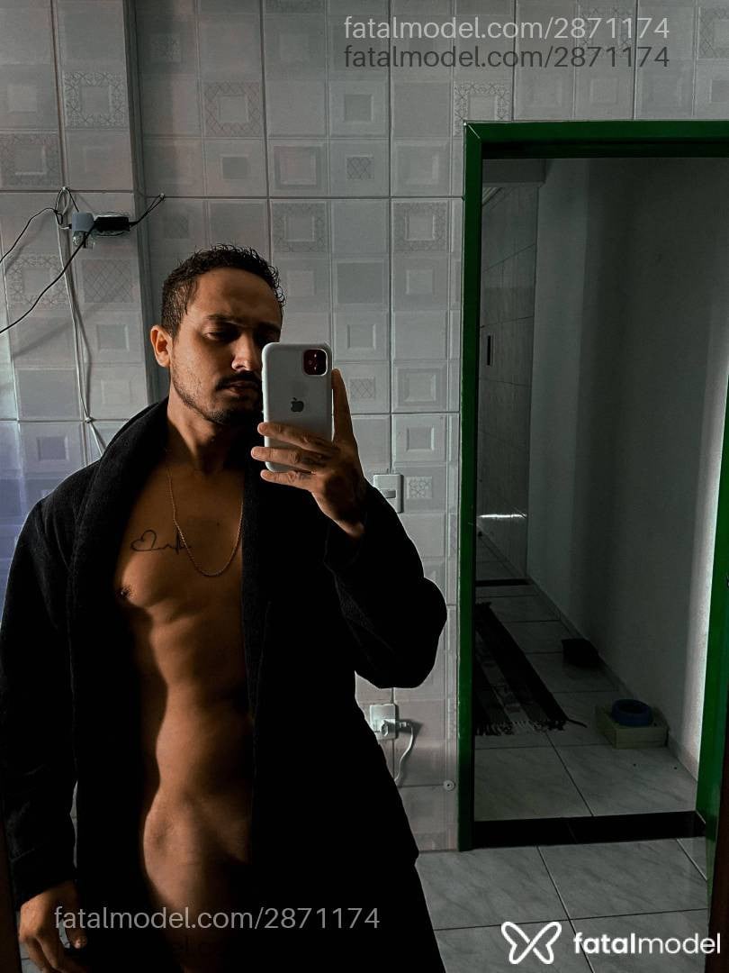 Acompanhante homem com cabelo castanho de olhos castanhos em Florianópolis - Felipe Lima