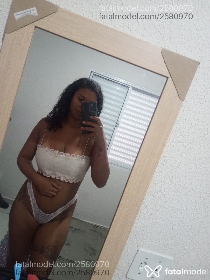 Acompanhante mulher morena (o) de olhos castanhos em São Paulo Acompanhante mulher morena (o) de olhos castanhos em São Paulo - Morena