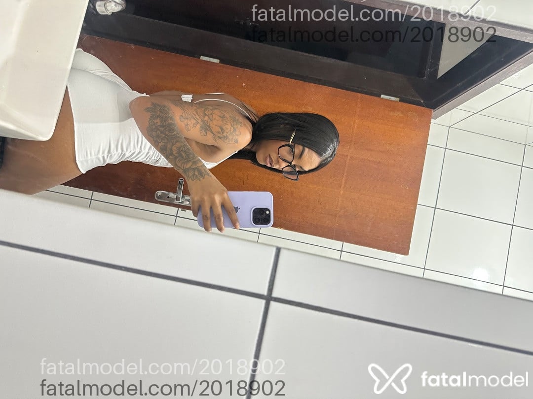 Acompanhante mulher morena (o) de olhos castanhos em Sorriso - Thayna Victoria