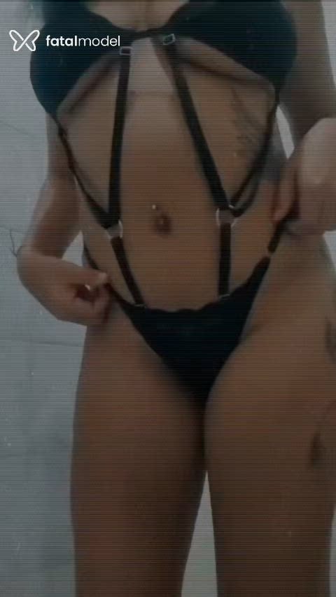 Acompanhante mulher morena (o) de olhos castanhos - Bhiaexclusiva Acompanhante mulher morena (o) de olhos castanhos - Bhiaexclusiva