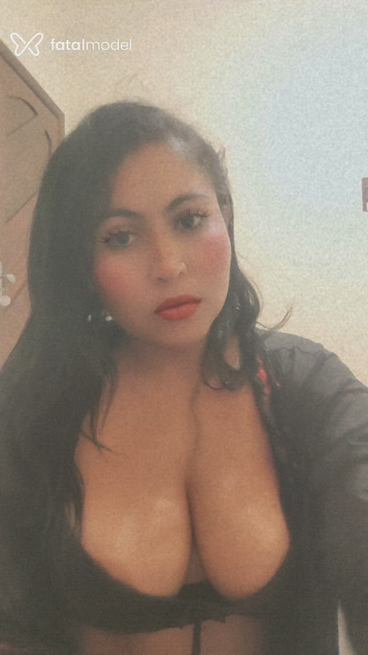 Acompanhante mulher morena (o) de olhos castanhos - Bhiaexclusiva Acompanhante mulher morena (o) de olhos castanhos - Bhiaexclusiva
