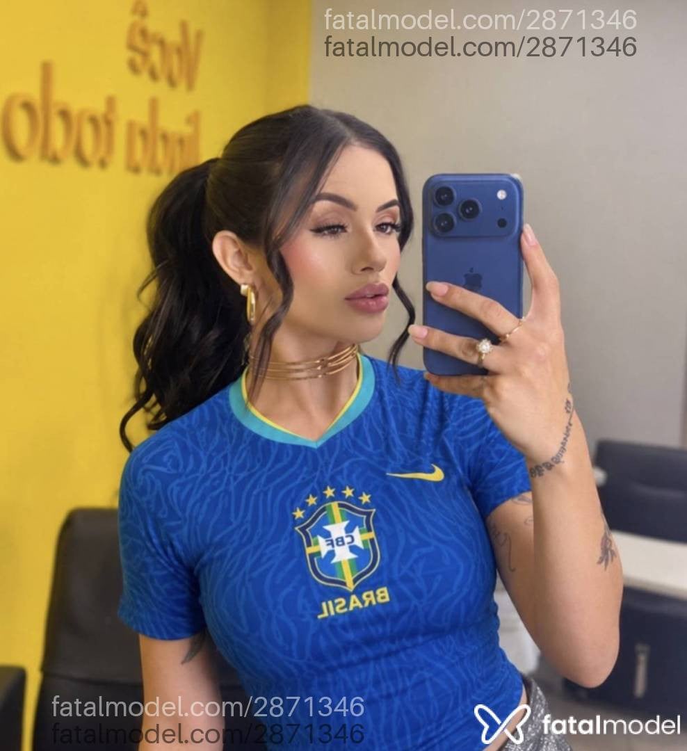 Acompanhante mulher com cabelo castanho de olhos castanhos - Isadora