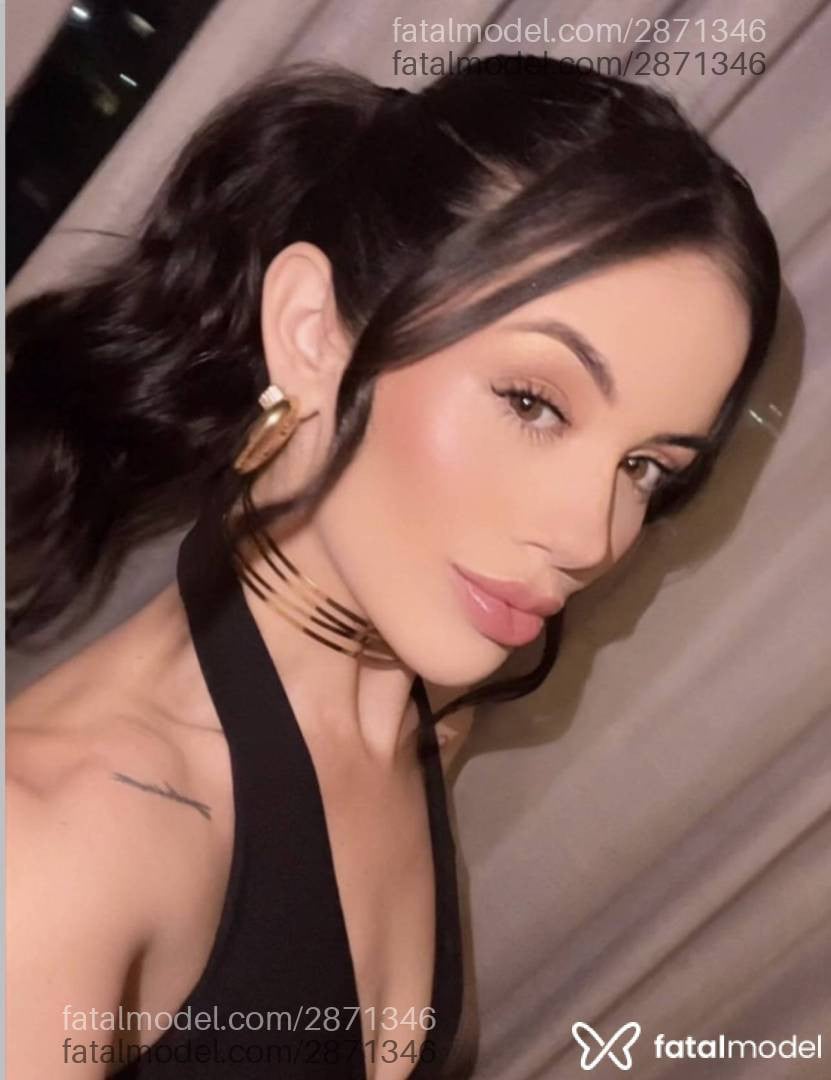 Acompanhante mulher com cabelo castanho de olhos castanhos em Itapema - Isadora