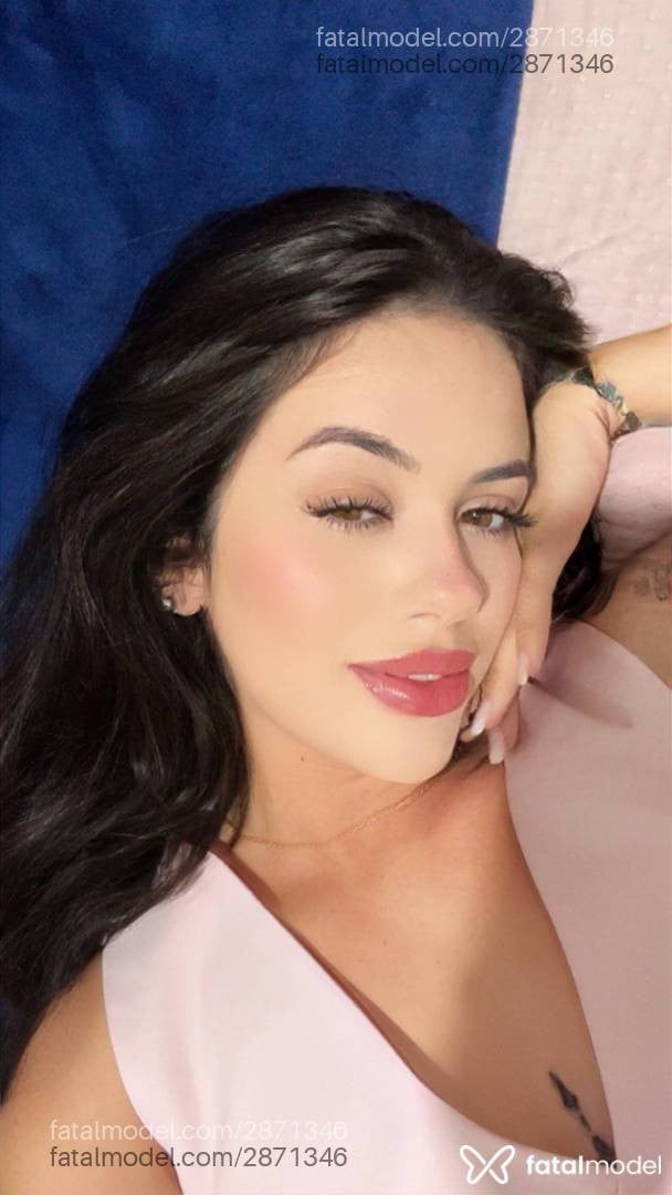 Acompanhante mulher com cabelo castanho de olhos castanhos em Itapema - Brenda