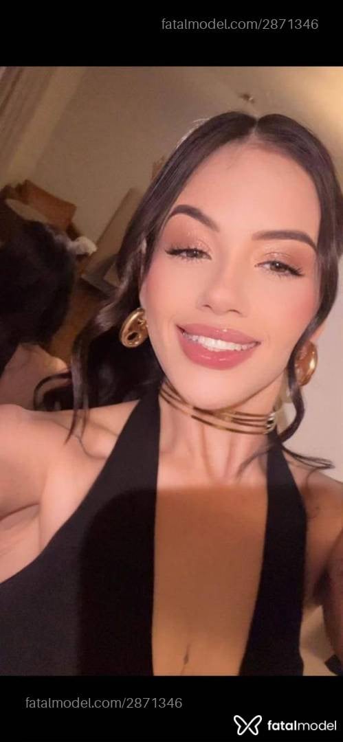Acompanhante mulher com cabelo castanho de olhos castanhos em Itapema - Brenda