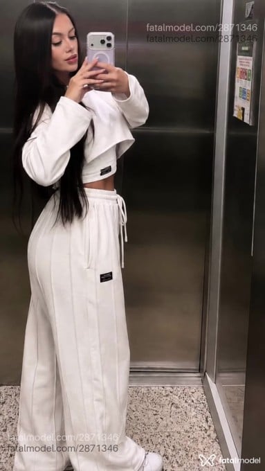 Acompanhante mulher com cabelo castanho de olhos castanhos - Isadora
