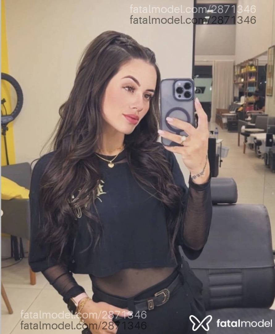 Acompanhante mulher com cabelo castanho de olhos castanhos - Isadora