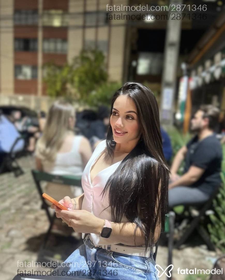 Acompanhante mulher com cabelo castanho de olhos castanhos em Itapema - Isadora