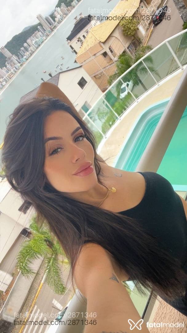 Acompanhante mulher com cabelo castanho de olhos castanhos em Itapema - Brenda