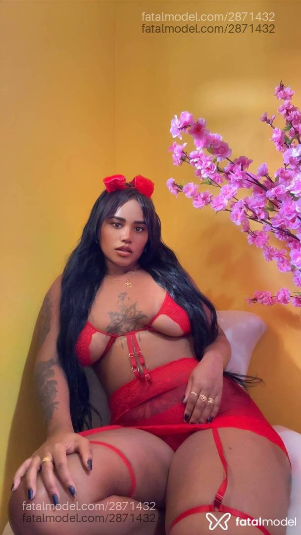 Acompanhante mulher morena (o) de olhos pretos - Morena Luminosa