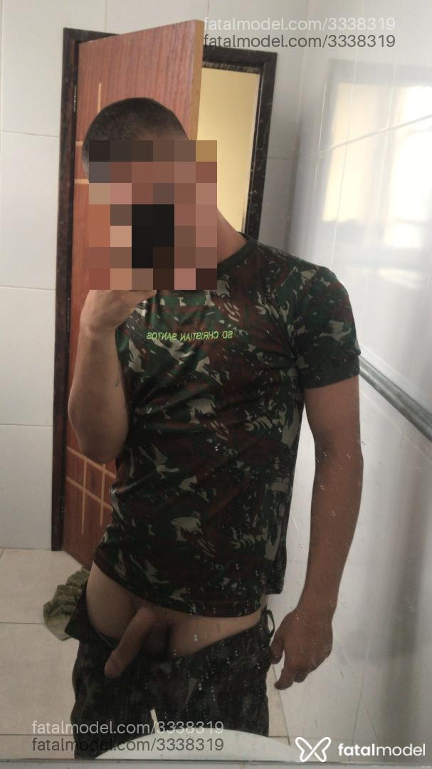 Acompanhante homem com cabelo castanho de olhos castanhos em Camaçari - Henry Cchristian