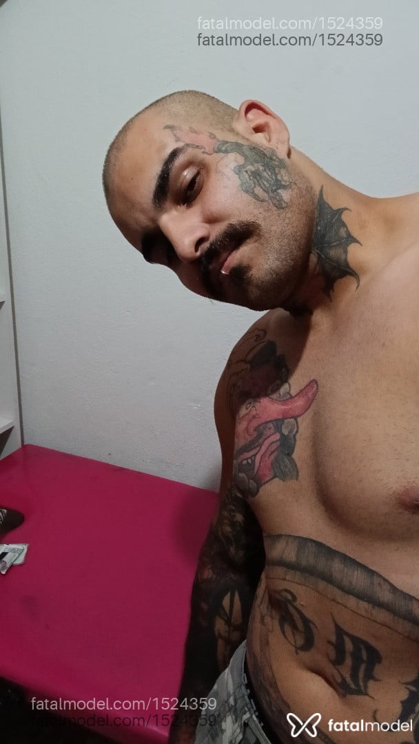 Acompanhante homem com cabelo castanho de olhos castanhos em Campinas Acompanhante homem com cabelo castanho de olhos castanhos em Campinas - Monteiro