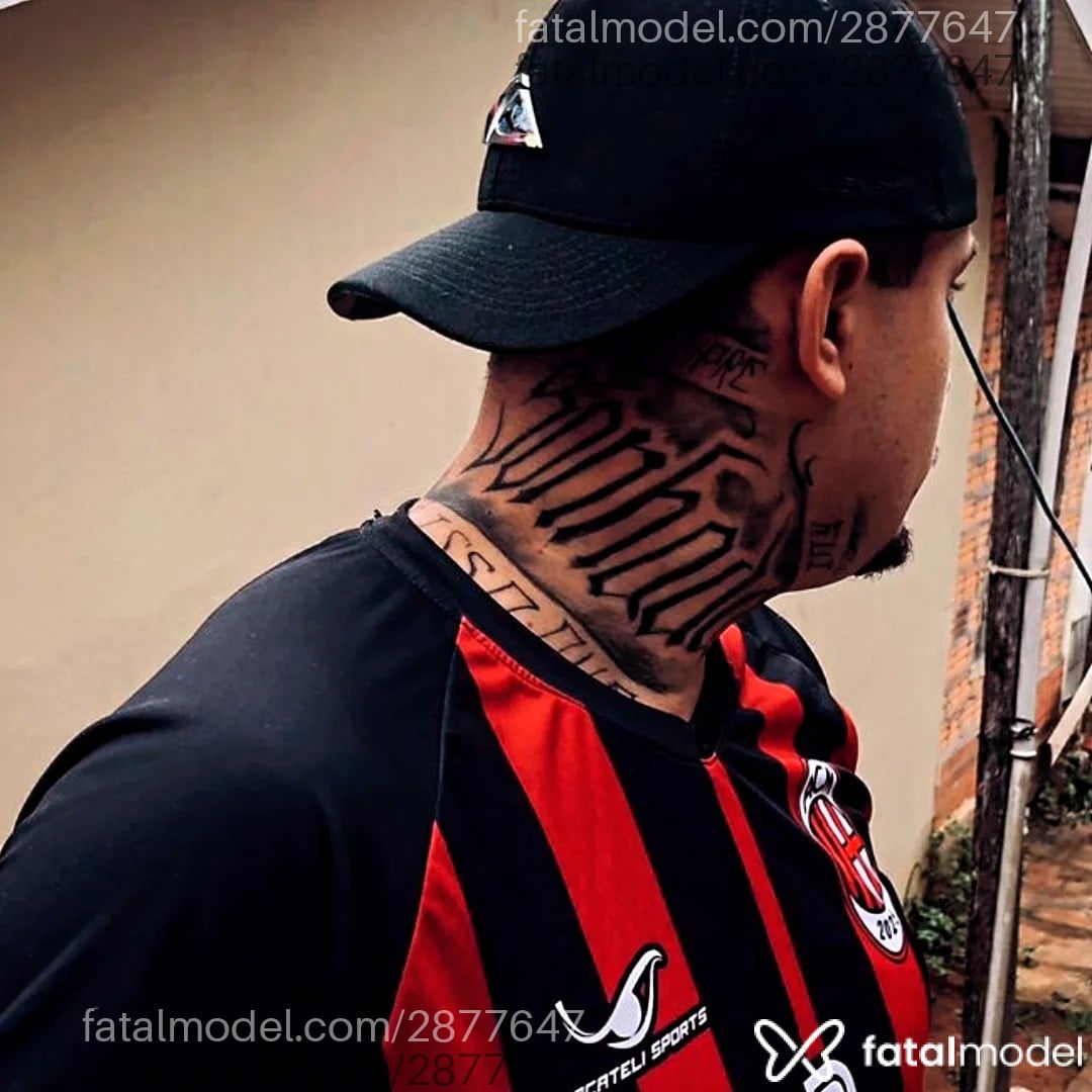 Acompanhante homem com cabelo castanho de olhos castanhos em Porto Alegre - Matheus Henrique