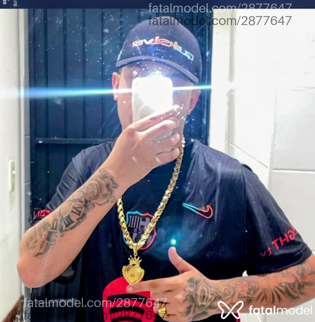 Acompanhante homem com cabelo castanho de olhos castanhos em Porto Alegre - Matheus Henrique