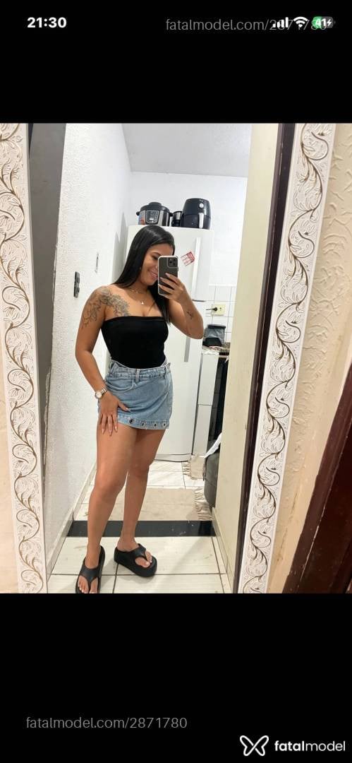 Acompanhante mulher morena (o) de olhos castanhos - Emily