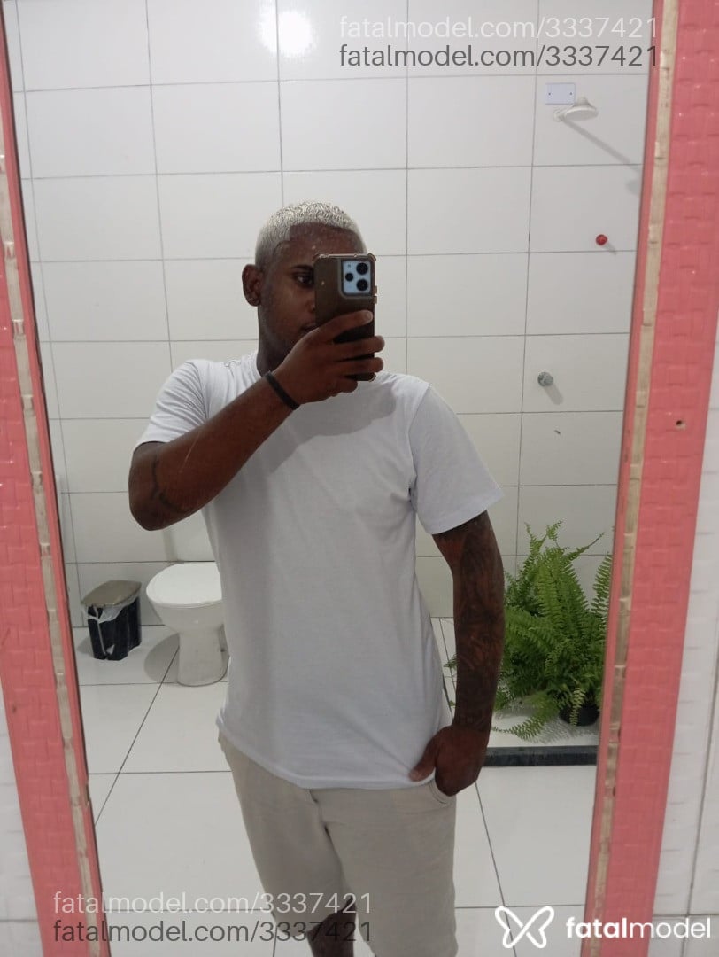Acompanhante homem sem cabelo de olhos pretos em Lauro de Freitas - Paulo
