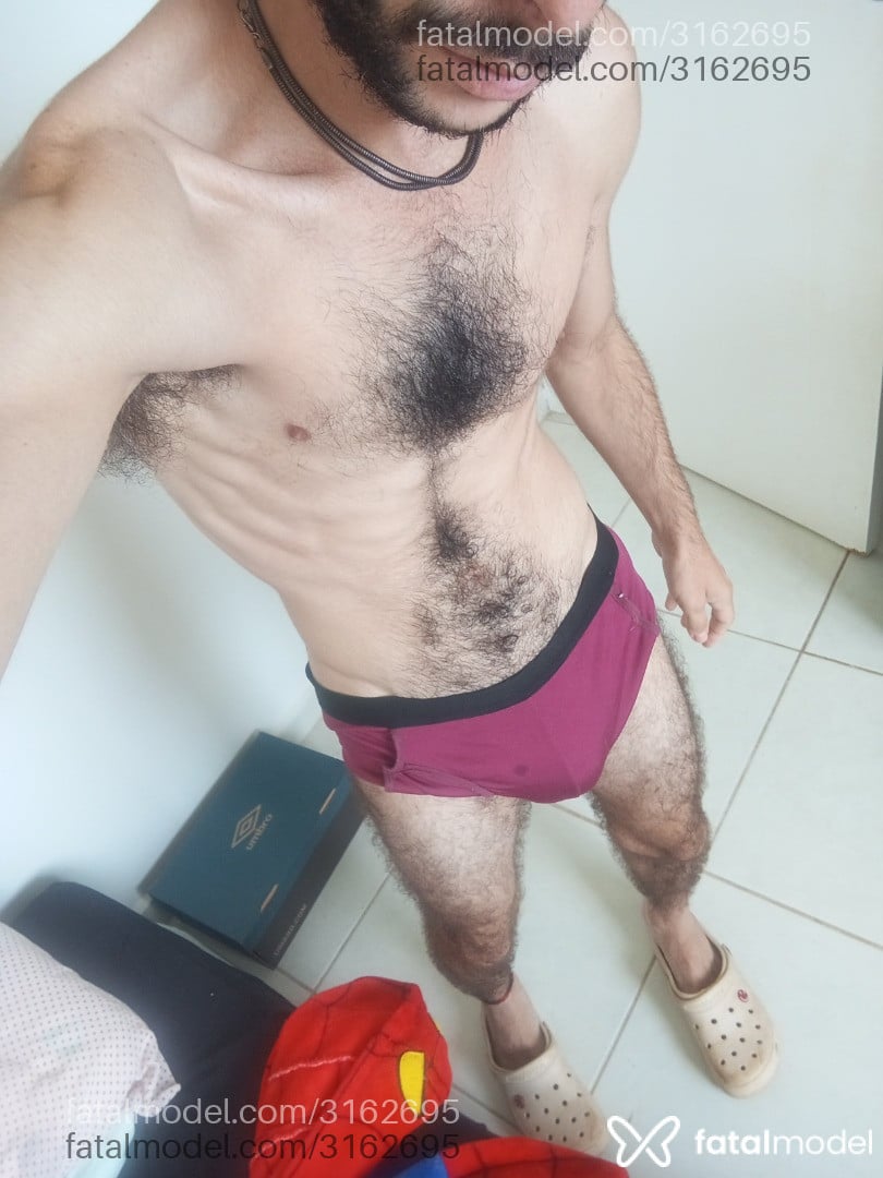 Acompanhante homem com cabelo castanho de olhos castanhos em Maringá - Alec