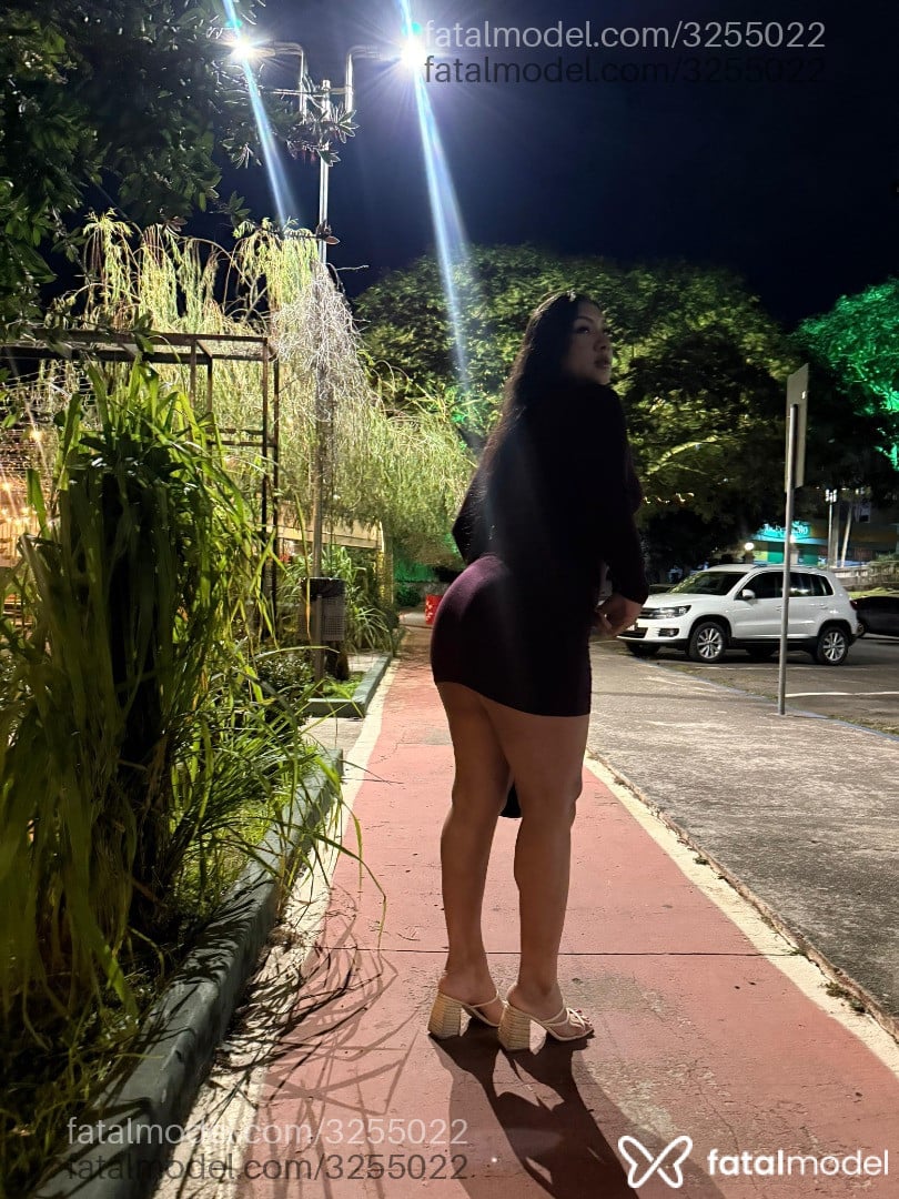 Acompanhante mulher morena (o) de olhos castanhos em Belém - Izzy
