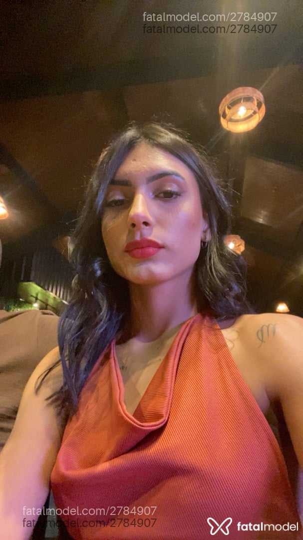 Acompanhante mulher com cabelo castanho de olhos castanhos em Araçatuba - Vitória