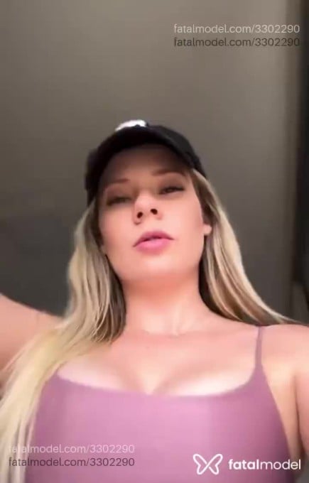 Acompanhante mulher loira (o) de olhos azuis em São Paulo - Massari