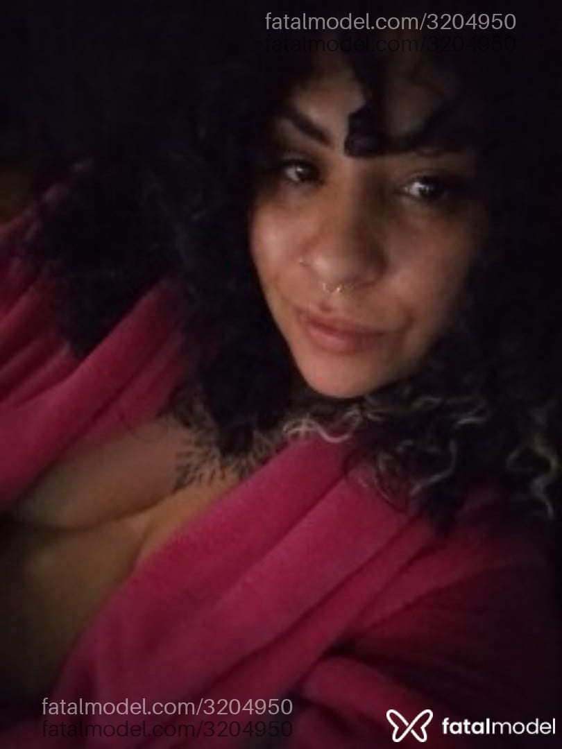 Acompanhante mulher morena (o) de olhos castanhos em Rio de Janeiro Acompanhante mulher morena (o) de olhos castanhos em Rio de Janeiro - Pampam