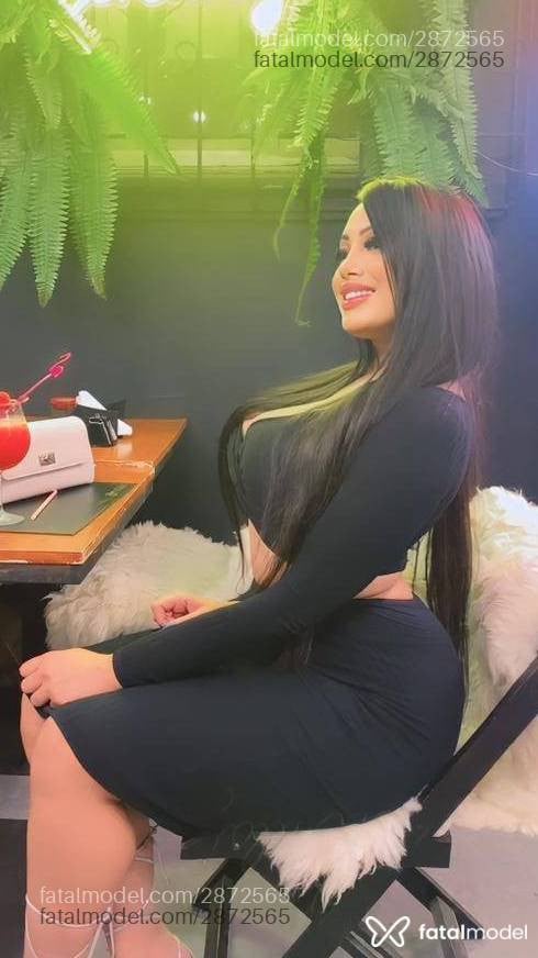 Acompanhante mulher com cabelo colorido de olhos castanhos em Pelotas - Luara