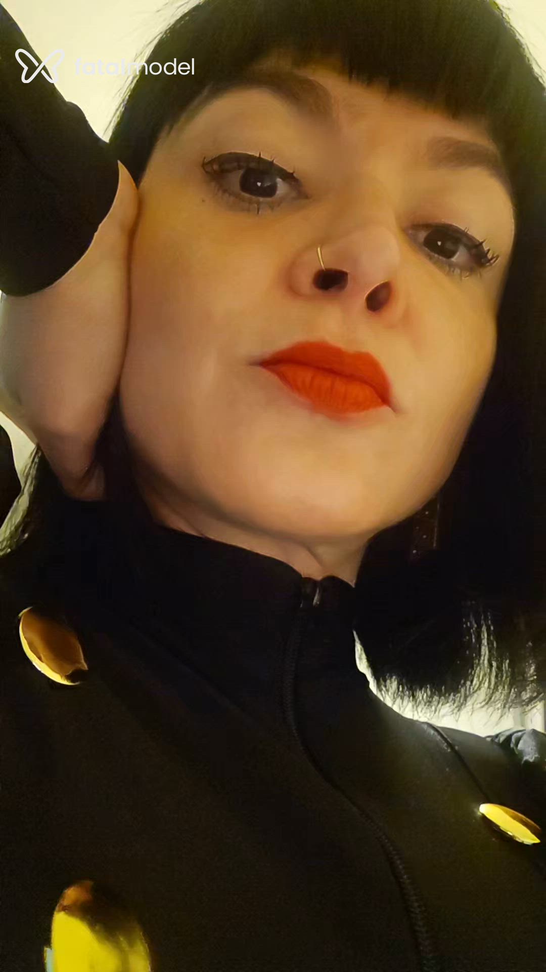 Acompanhante mulher morena (o) de olhos pretos - Bianca