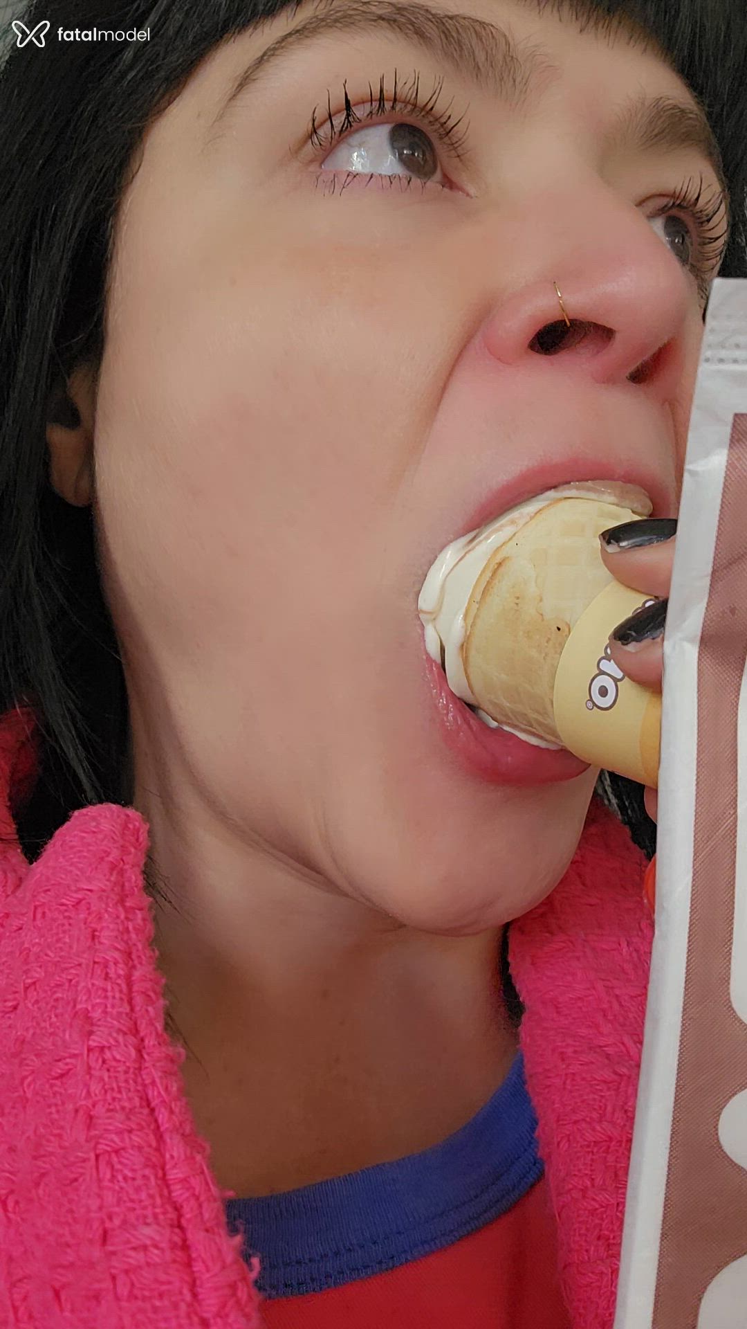 Acompanhante mulher morena (o) de olhos pretos - Bianca