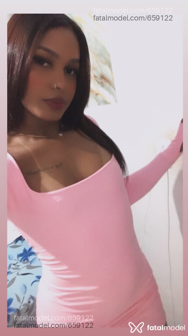 Acompanhante mulher trans com cabelo castanho de olhos castanhos em Aparecida de Goiânia - INARAH TREINZIN