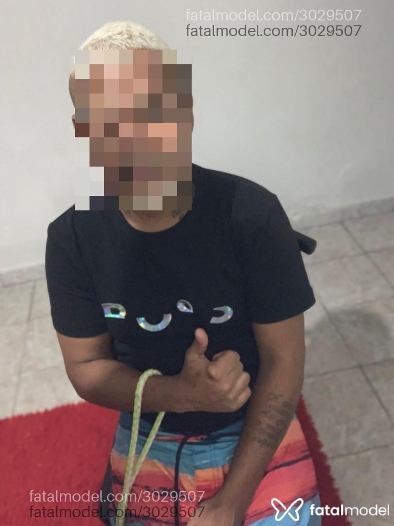Acompanhante homem loira (o) de olhos pretos - Junior Carvalho Acompanhante homem loira (o) de olhos pretos - Junior Carvalho