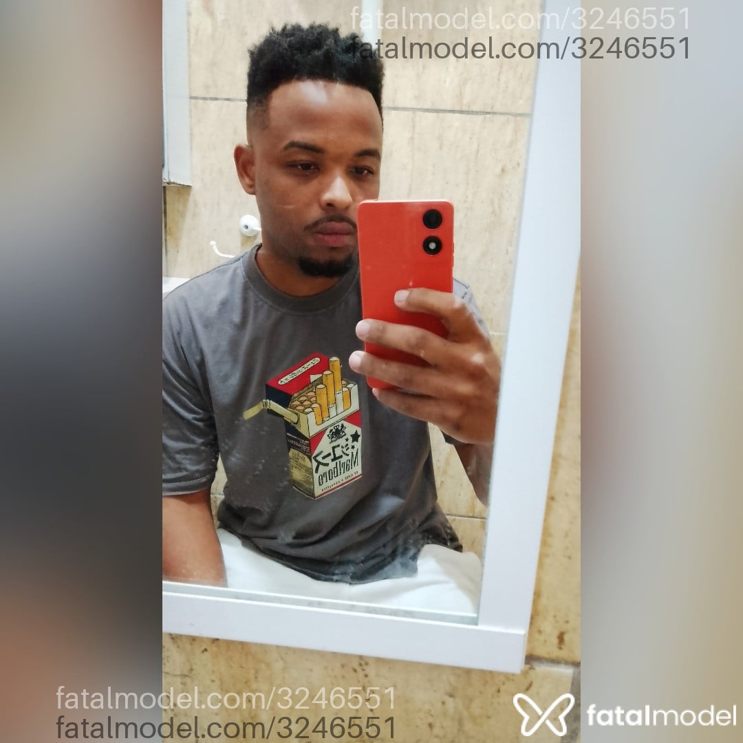 Acompanhante homem morena (o) de olhos pretos - Renato Acompanhante homem morena (o) de olhos pretos - Renato