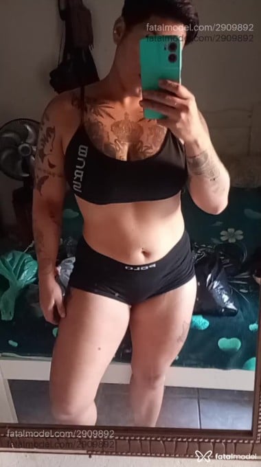 Acompanhante mulher com cabelo grisalho de olhos mel em Fortaleza - Aylla