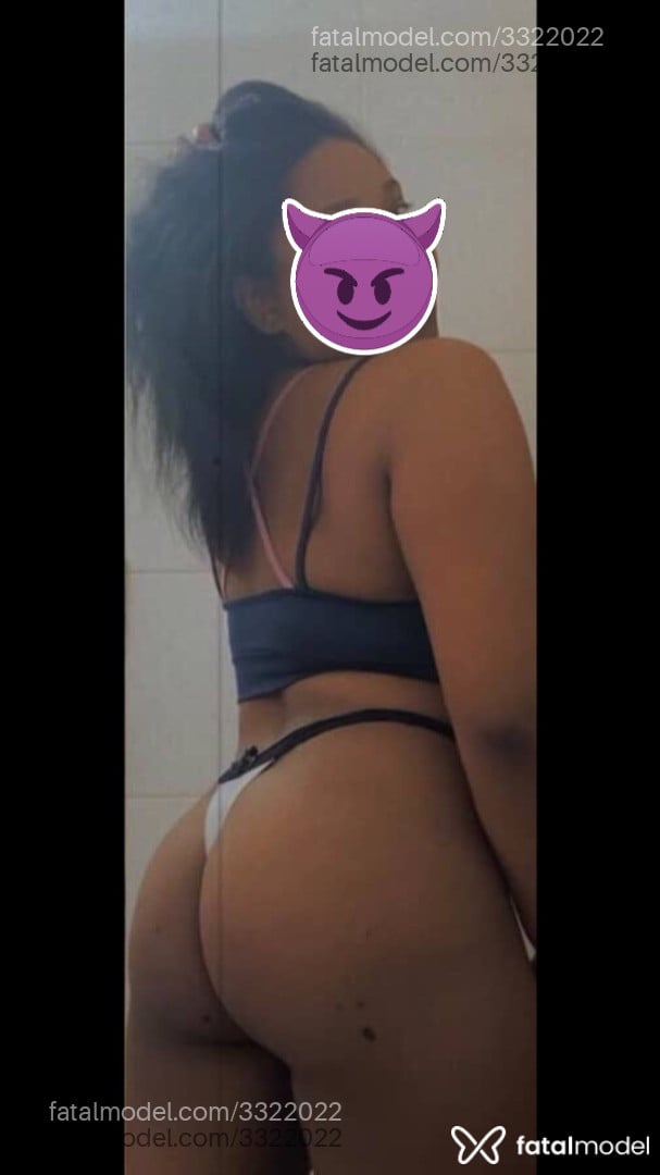 Acompanhante mulher morena (o) de olhos pretos em Joinville - Jade Ferreira
