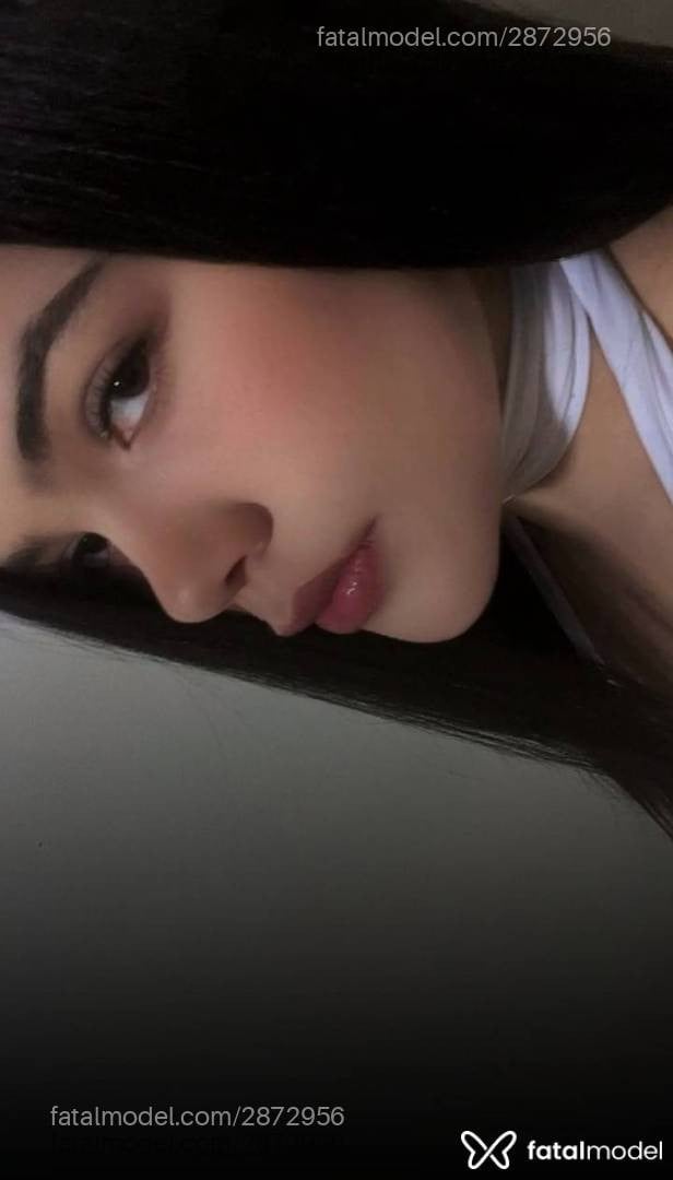 Acompanhante mulher com cabelo castanho de olhos castanhos em Balneário Arroio do Silva - Sant