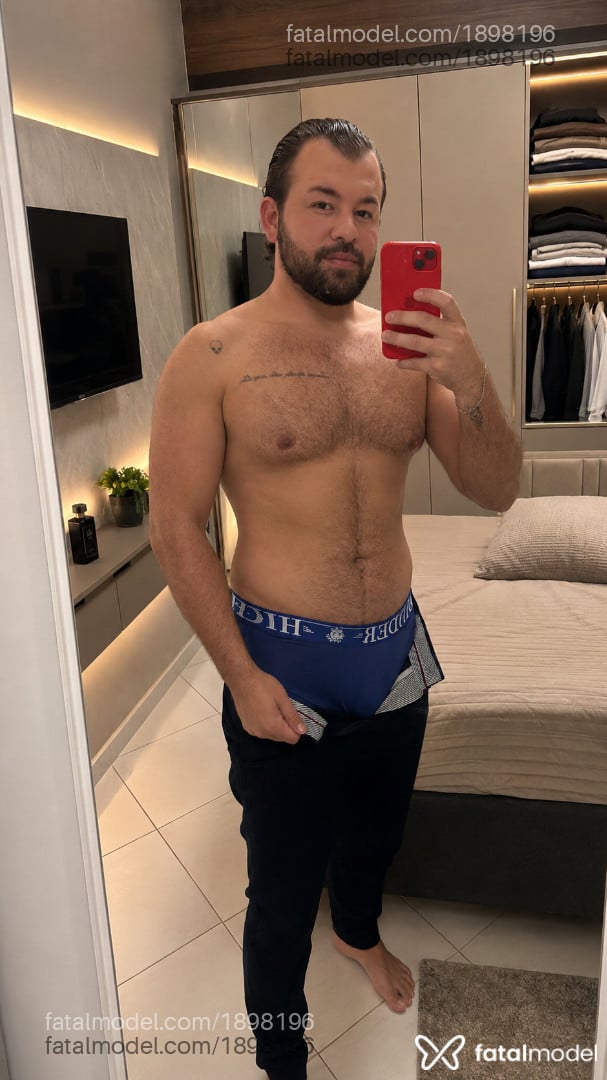 Acompanhante homem loira (o) de olhos castanhos em Porto Alegre - Nick