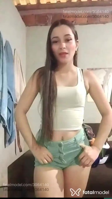 Acompanhante mulher com cabelo castanho de olhos castanhos - Liara Acompanhante mulher com cabelo castanho de olhos castanhos - Liara
